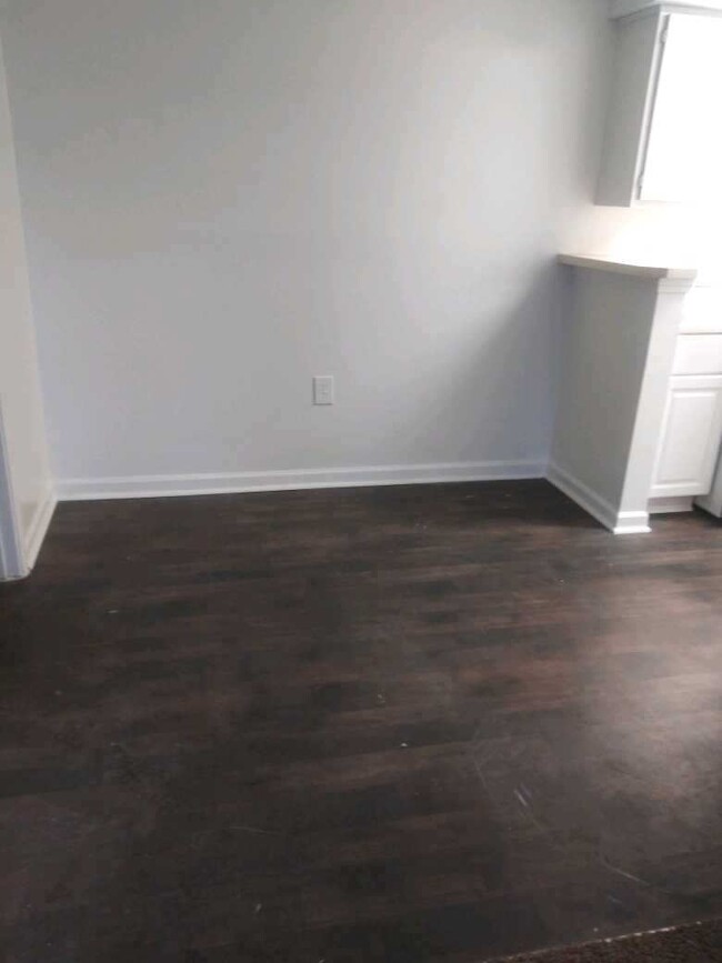 Building Photo - Summerdale Apartments! Welcome Home