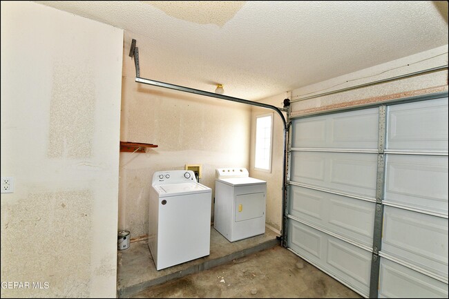 Building Photo - 2317 Joshua Louis Dr