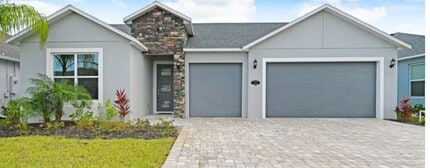 Building Photo - Beautiful 4 bedroom lake front home.