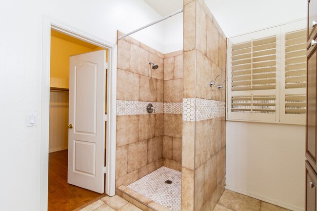 Building Photo - **NOW AVAILABLE** Gilbert 3 bed 2 bath Spa...