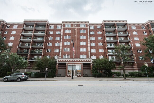 BuildingView - 675 Pearson St