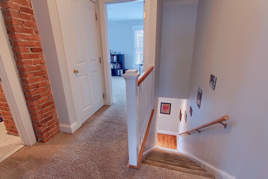 Building Photo - 136 Punta Alley