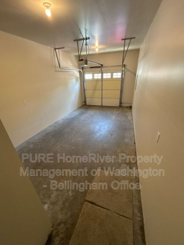 Building Photo - 422 Oak Hill Ln