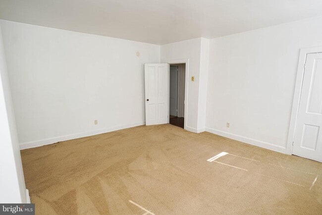 Building Photo - 611 Locust St