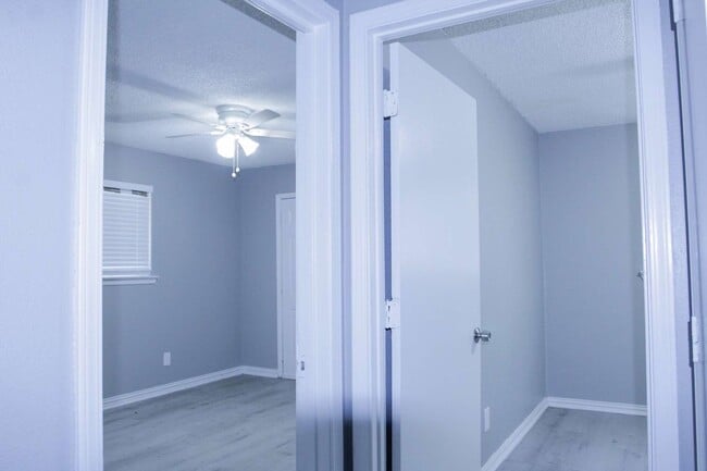 Building Photo - 412 Hollandale Cir