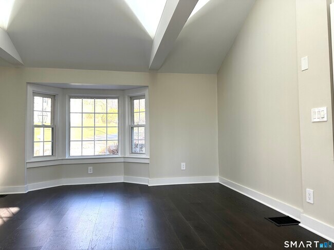 Building Photo - 13 South St