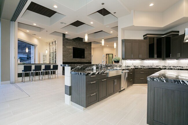 Building Photo - UNUBSTRUCTED VIEWS FROM THIS MACDONALD HIG...