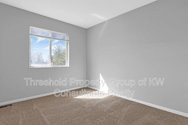 Building Photo - 2522-2524 Weyburn Road - 2524