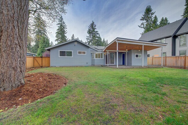 Building Photo - 3Bd/1.5Ba Bellevue House