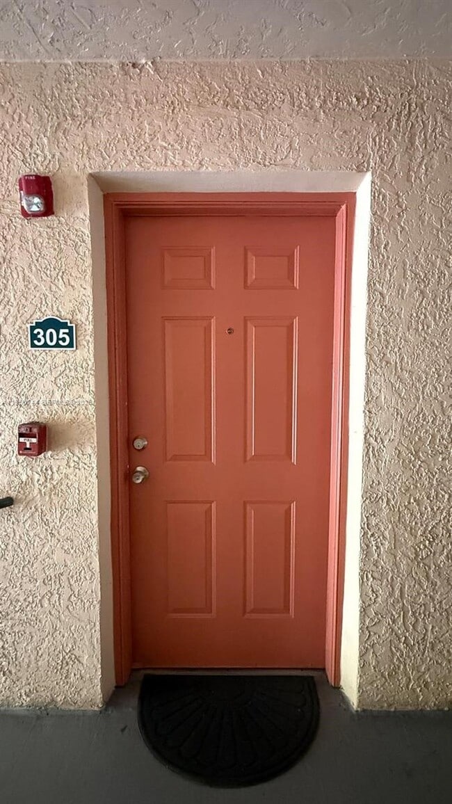 Building Photo - 2494 Centergate Dr