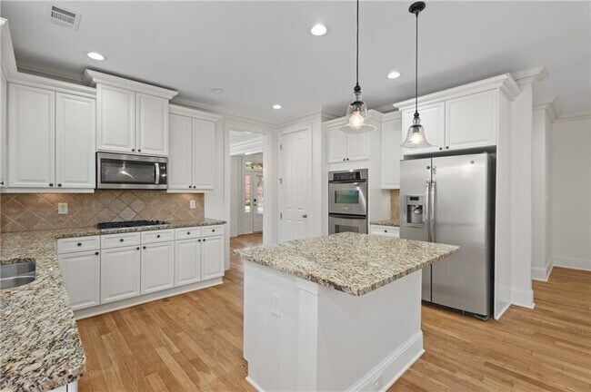 Building Photo - 319 Barbados Ln