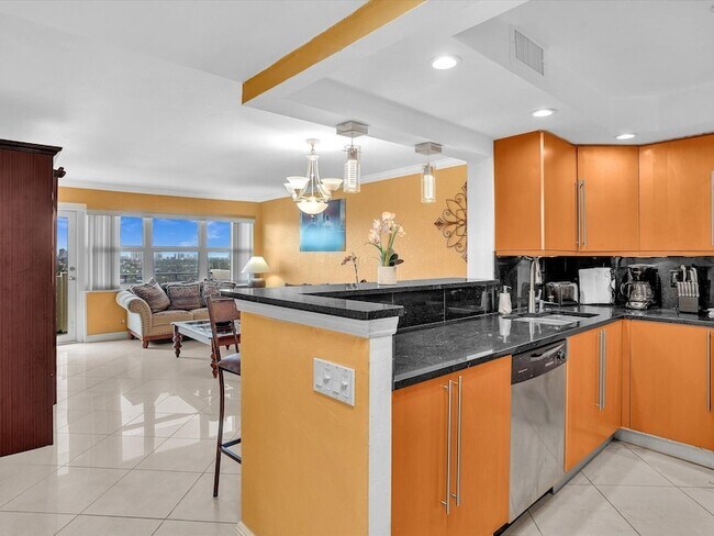 Building Photo - 401 Golden Isles Dr