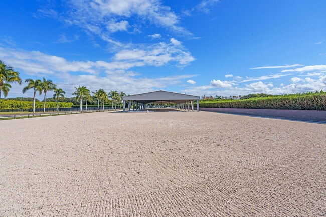 Building Photo - 13155 Southfields Rd