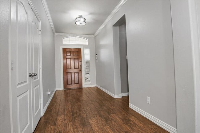 Building Photo - 3014 Brahman Dr
