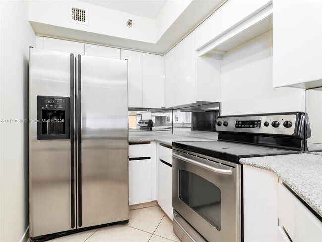 Building Photo - 6767 Collins Ave