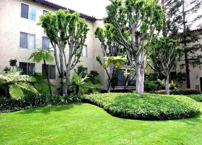 Building Photo - 12720 Burbank Blvd