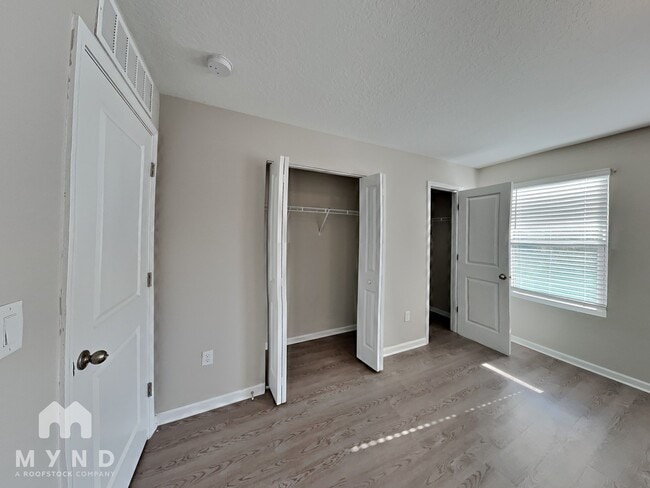 Building Photo - 758 Henley Ct