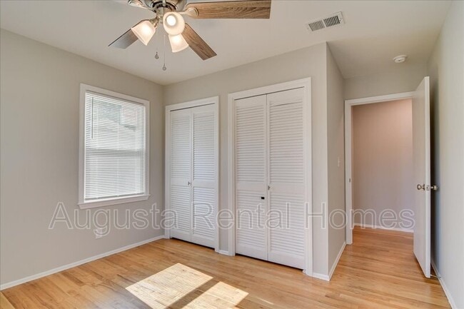 Building Photo - 3210 Trailwood Ct