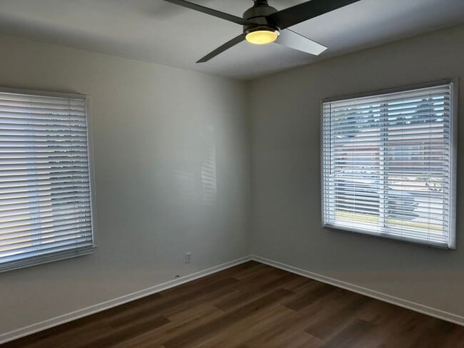 Building Photo - Remodelled 2 Bed 1 Bath Home with Garage a...