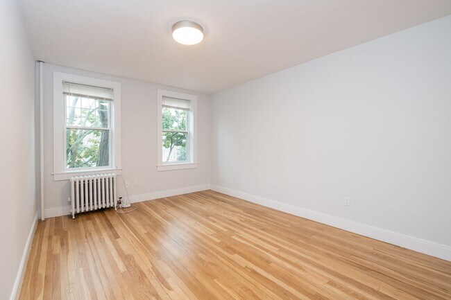 Building Photo - 12-A-288 Chestnut Hill Ave