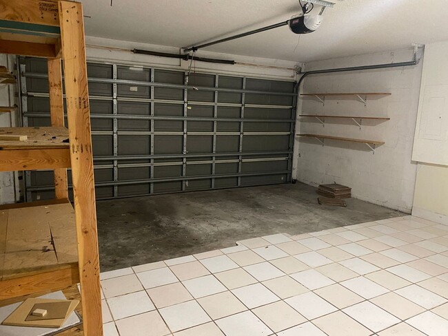 Building Photo - 3 Bedroom 2 Bath home in St. Cloud for RENT!