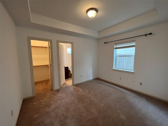 Building Photo - 1138 W 26th St