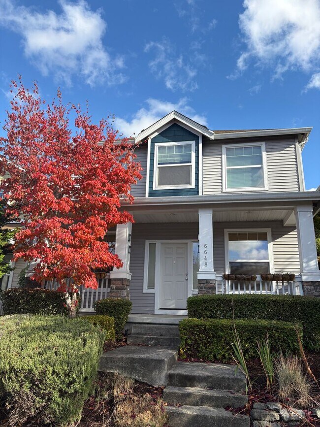 Building Photo - Available now- Beautiful like-new rental i...