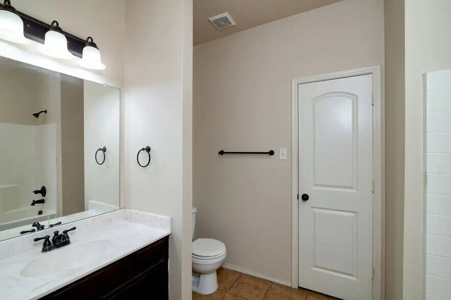 Building Photo - 366 Armstrong Ln