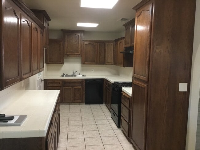 Building Photo - START APPLYING FOR THIS 5 BEDROOM HOME! COMING SOON