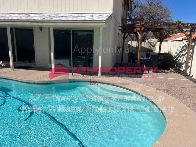 Building Photo - 1653 E Villa Maria Dr