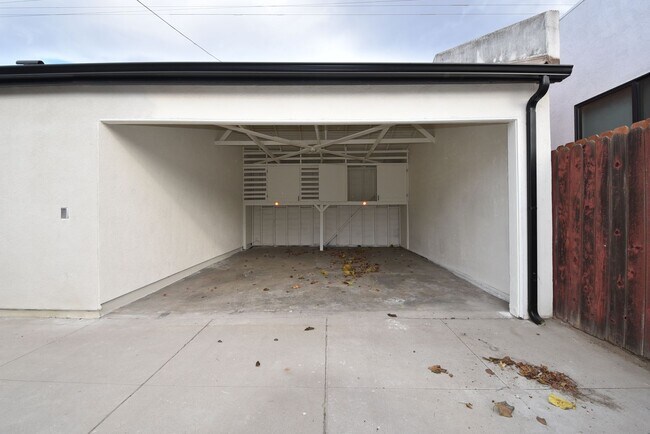 Building Photo - 10843 Peach Grove St