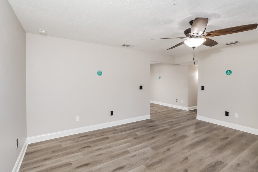 Building Photo - 4914 Reagan Ave