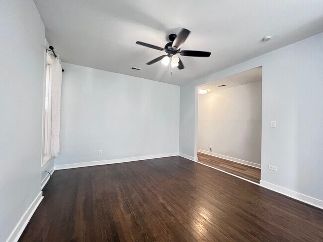 Building Photo - 7026 S Wentworth Ave