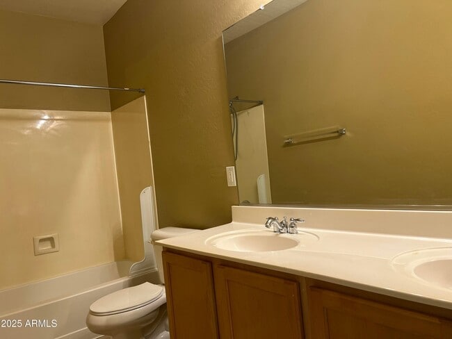 Building Photo - 6734 W Blackstone Ln