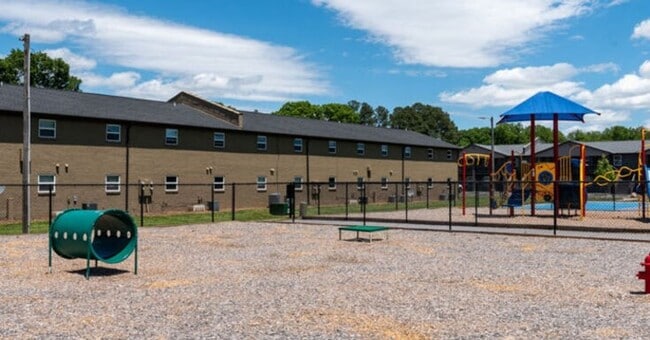 Building Photo - Broadbay Crossings