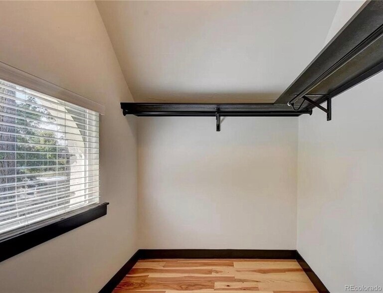 Building Photo - 2126 Grove St