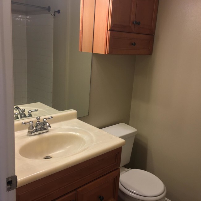 Building Photo - 953 Springcrest Ct