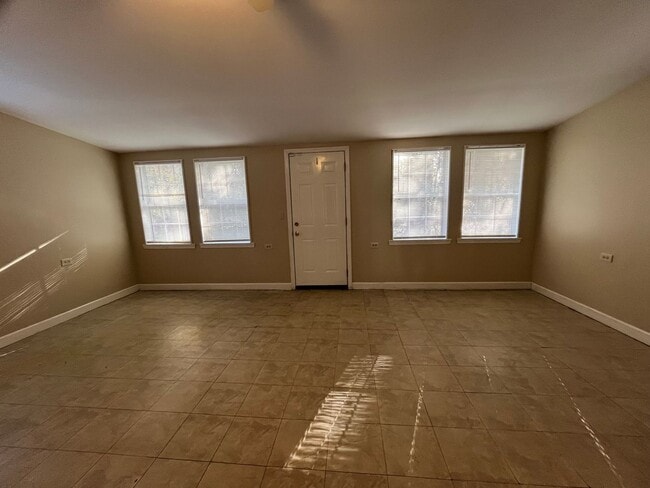Building Photo - 171 Greenbriar Ct