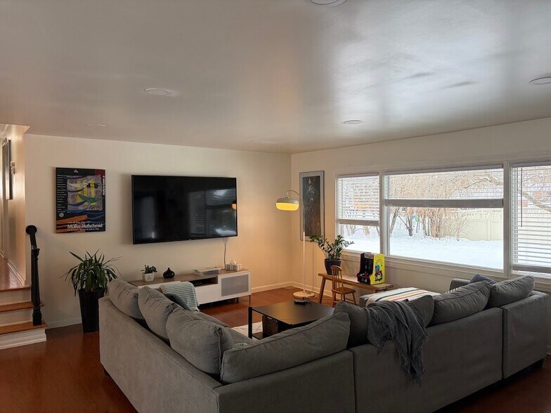 Building Photo - 7070 Riverstone Rd