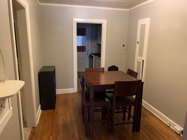 Building Photo - 1604 E 13th St