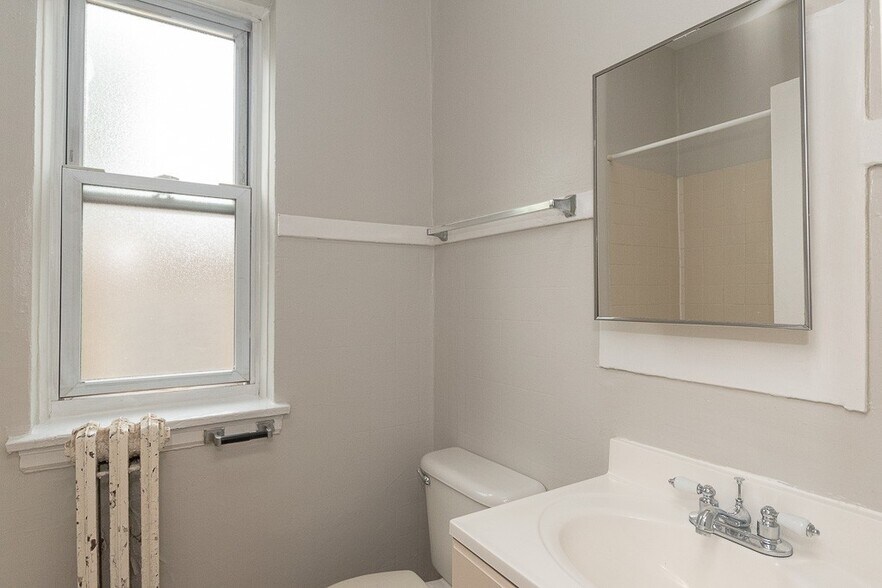 Building Photo - 2832 N Burling