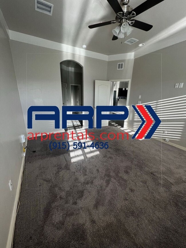 Building Photo - BEAUTIFUL EASTSIDE HOME Open House 09/02/2...