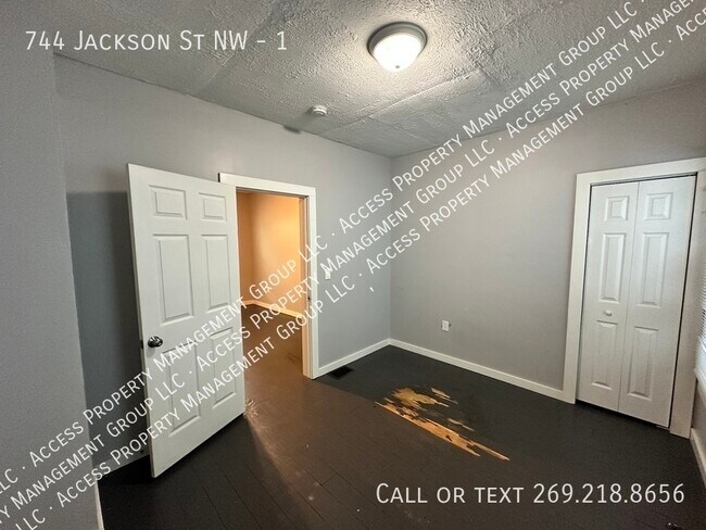 Building Photo - 744 Jackson St NW