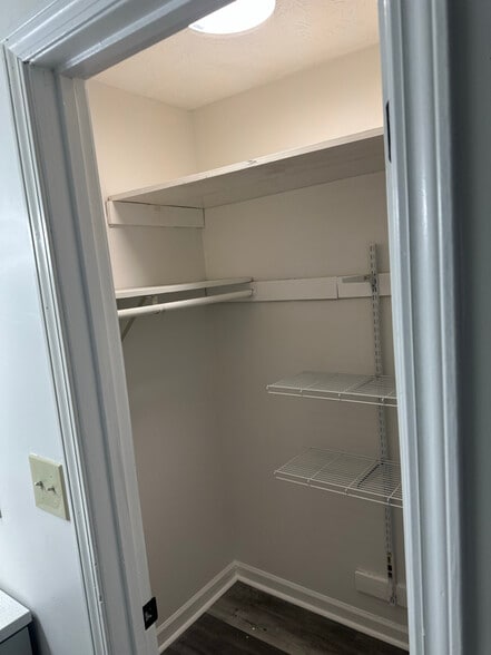 Building Photo - 849 Tall Deer Dr