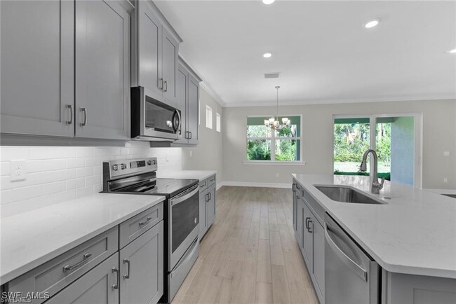 Building Photo - 319 Tamarindo Ln