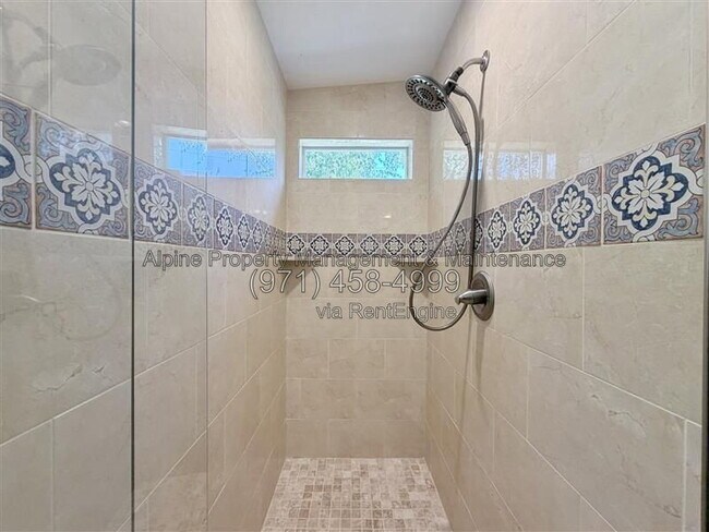 Building Photo - 4670 SW 160th Ave