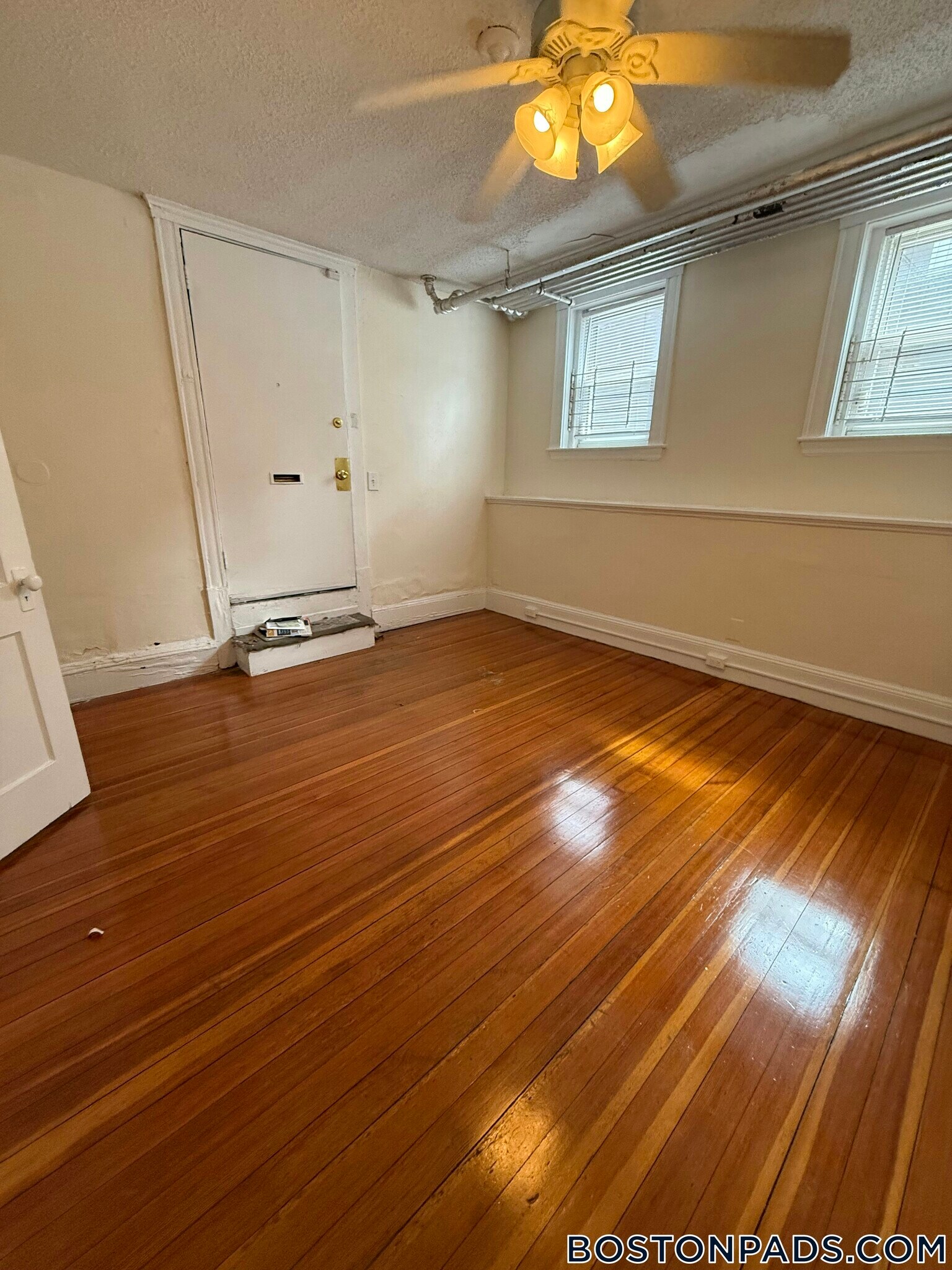 Building Photo - 17 Barrows St