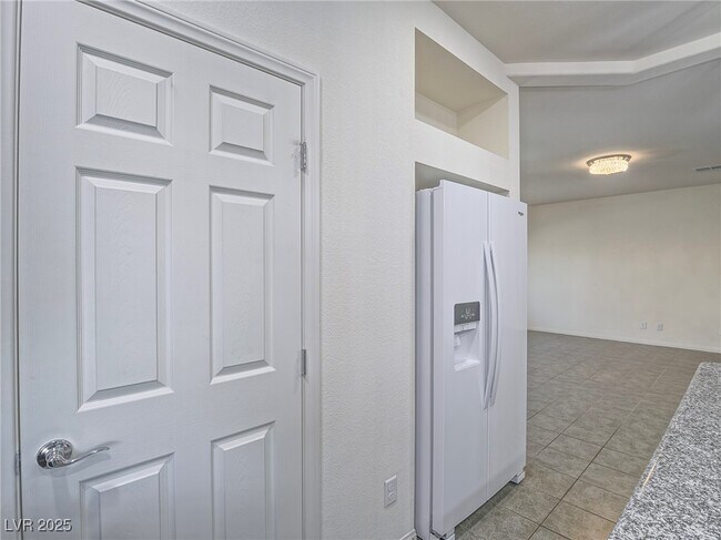 Building Photo - 5391 Kennedy Hill Ave