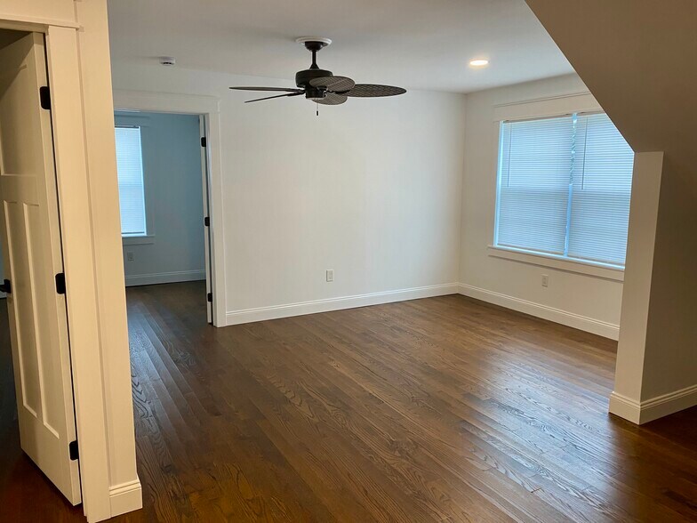 Building Photo - 22 Denmore Ln