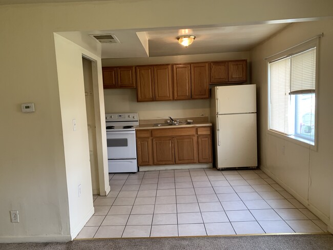 Kitchen - 32264 Oscoda Ct